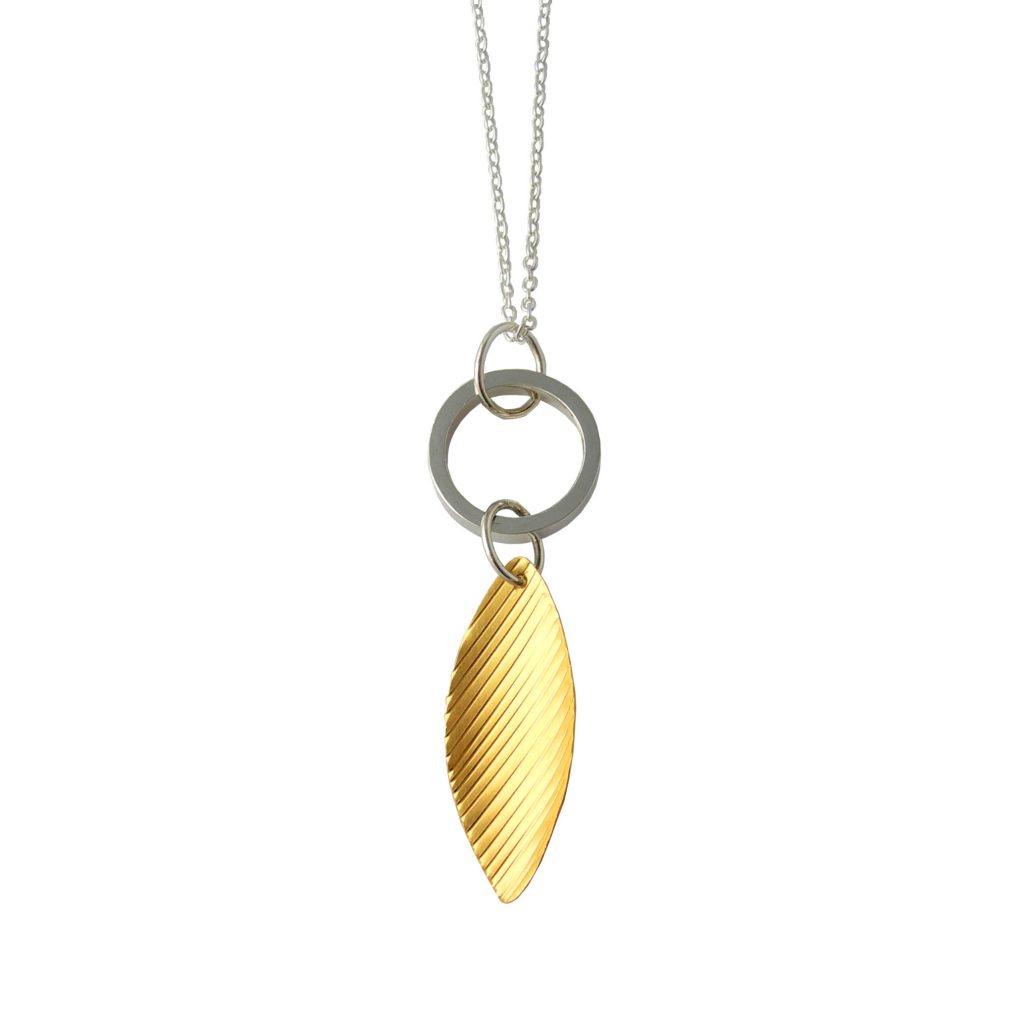 Elegante Silber Halskette mit vergoldetem Anhänger - Emma Mogrdige